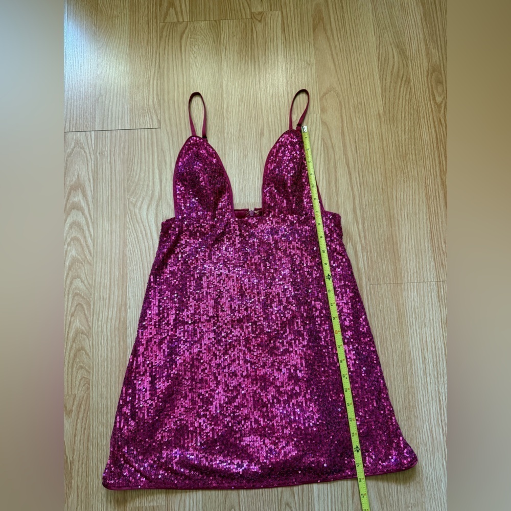 MAJORELLE Elegant Pink Sequin Dress Sz Small - Picture 5 of 6
